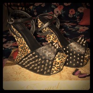 Wild shoes Leopard printed